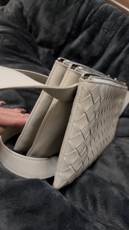 ボッテガ・ヴェネタ  （ブランドバッグ）の商品画像 - 査定依頼日：2025年12月16日 - 最高査定価格：53,000円