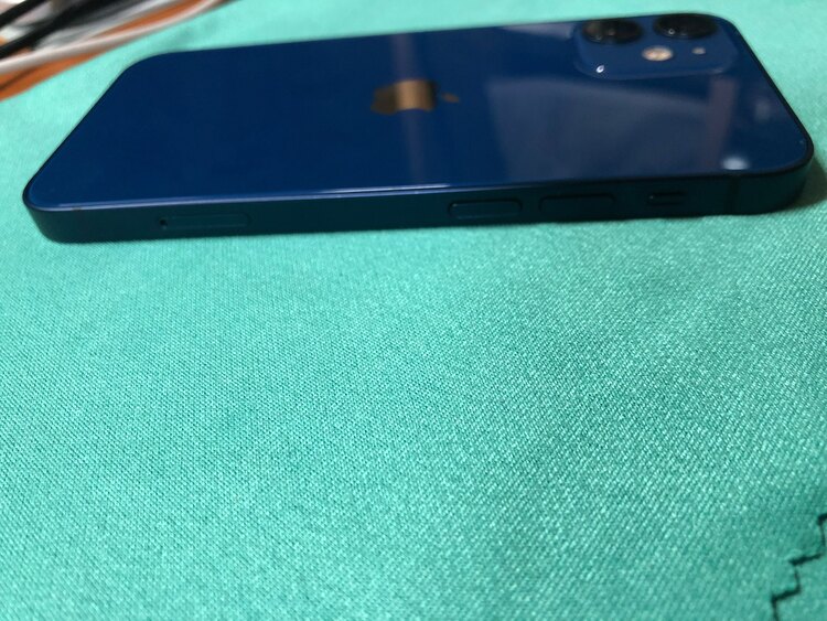 iPhone 12 mini 128GB au（スマホ）の商品画像 - 査定依頼日：2025年5月10日 - 最高査定価格：25,000円