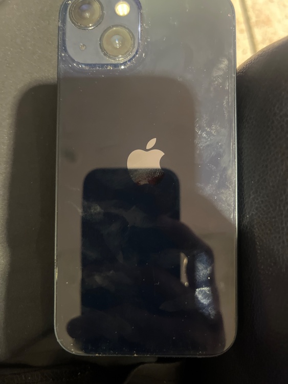 iPhone iPhone 13 128GB au（スマホ）の商品画像 - 査定依頼日：2026年8月31日 - 最高査定価格：15,000円