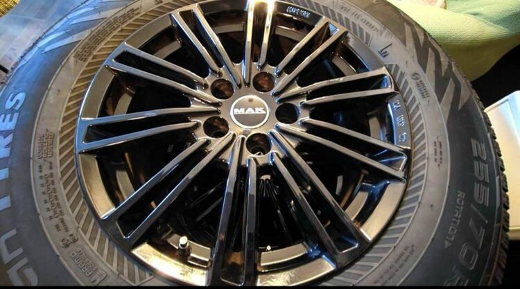 MAK18インチホイール YORK×ノキアン ハッカペリッタ R5（カー用品）の商品画像 - 査定依頼日：2025年9月12日 - 最高査定価格：12,000円