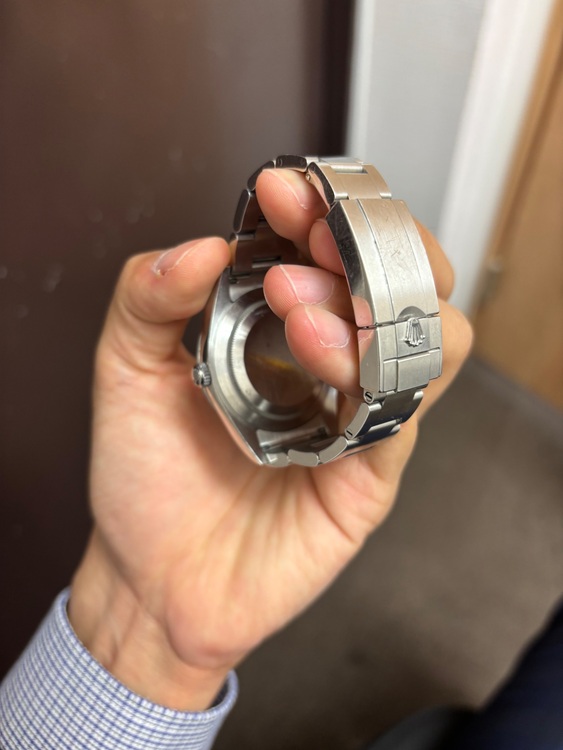 ロレックス エクスプローラー 214270（高級時計）の商品画像 - 査定依頼日：2025年11月30日 - 最高査定価格：1,160,000円