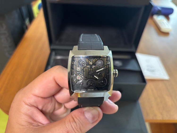 モナコ　V4（高級時計）の商品画像 - 査定依頼日：2026年2月15日 - 最高査定価格：3,200,000円