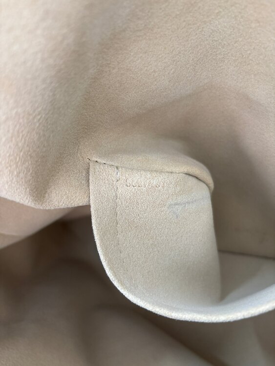 アズール　ハムステッドMM（ブランドバッグ）の商品画像 - 査定依頼日：2025年5月11日 - 最高査定価格：120,000円