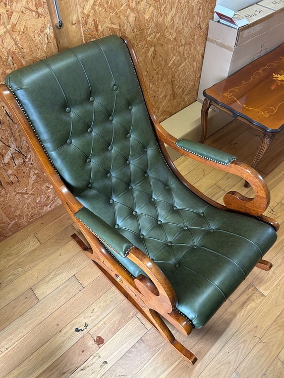 ヴェローナクラシック  イタリア製　ロッキングチェア（家具・寝具）の商品画像 - 査定依頼日：2026年3月17日 - 最高査定価格：12,000円