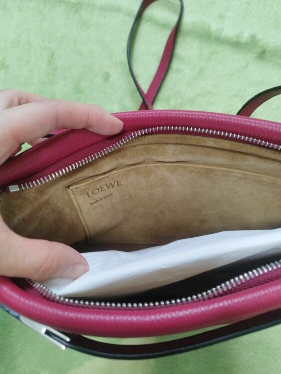 LOEWE　ショルダーバッグ（ブランドバッグ）の商品画像 - 査定依頼日：2025年6月4日 - 最高査定価格：23,000円