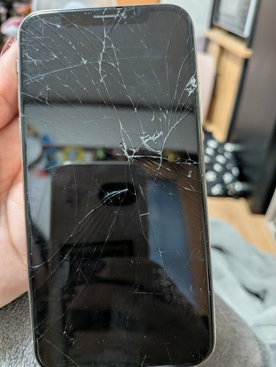 iPhone iPhone8 128GB Softbank（スマホ）の商品画像 - 査定依頼日：2026年6月10日 - 最高査定価格：100,000円