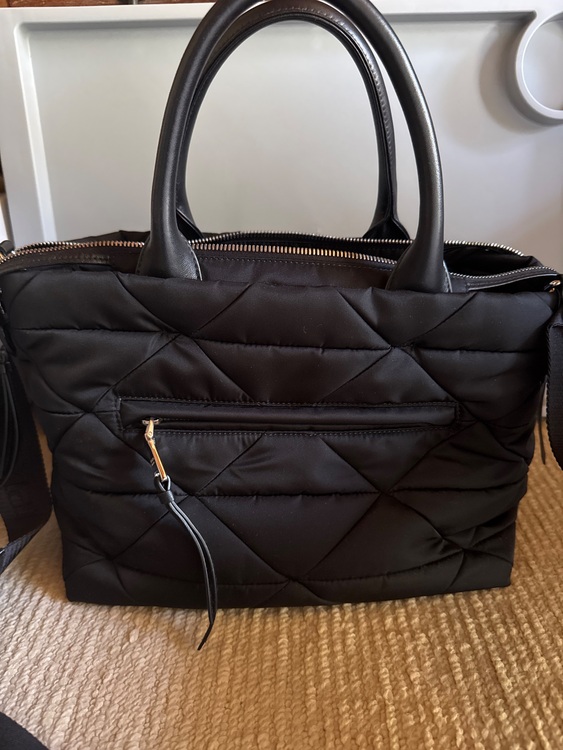 プラダ  （ブランドバッグ）の商品画像 - 査定依頼日：2025年7月26日 - 最高査定価格：200,000円