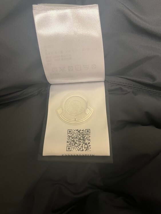 FOURMINES（古着・ファッション）の商品画像 - 査定依頼日：2025年1月16日 - 最高査定価格：10,000円