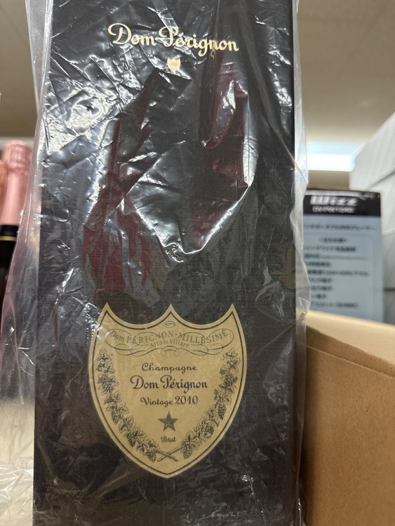 シャンパン ドン・ペリニヨン （お酒）の商品画像 - 査定依頼日：2025年6月24日 - 最高査定価格：20,000円