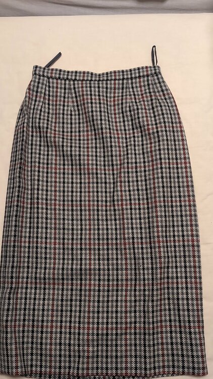 シャネル女性用スーツ（古着・ファッション）の商品画像 - 査定依頼日：2026年8月2日 - 最高査定価格：30,000円