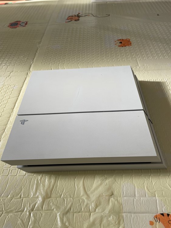 SONY PS4（ゲーム機本体・ゲームソフト）の商品画像 - 査定依頼日：2023年1月30日 - 最高査定価格：10,000円