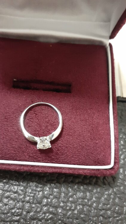 ダイヤモンド（宝石）の商品画像 - 査定依頼日：2026年2月8日 - 最高査定価格：150,000円