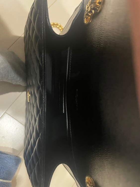 イブサンローラン  （ブランドバッグ）の商品画像 - 査定依頼日：2025年4月4日 - 最高査定価格：220,000円