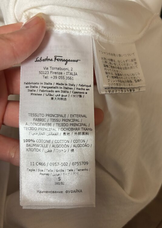 フェラガモTシャツ（古着・ファッション）の商品画像 - 査定依頼日：2025年3月10日 - 最高査定価格：4,000円