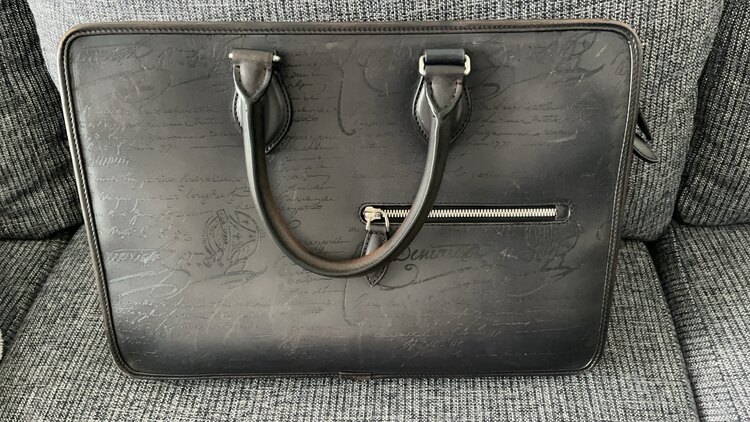 toujours mini/nero grigio（ブランドバッグ）の商品画像 - 査定依頼日：2025年3月7日 - 最高査定価格：210,000円