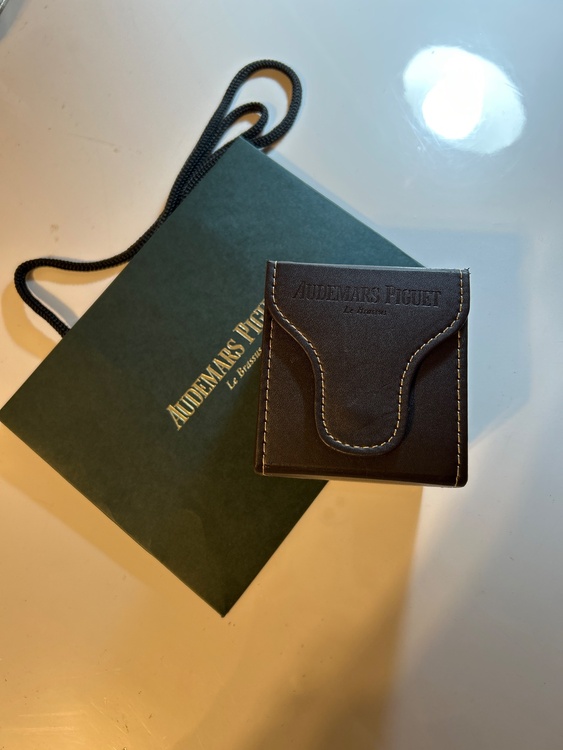 オーデマピゲ その他 レディース　あを（高級時計）の商品画像 - 査定依頼日：2025年12月14日 - 最高査定価格：650,000円