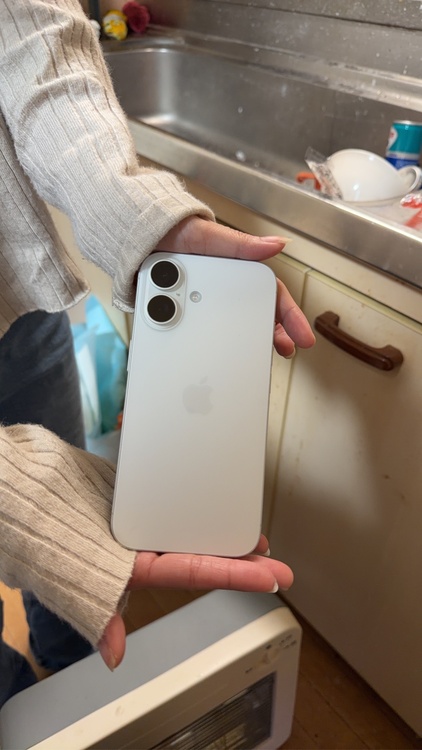 iPhone 16 128GB Softbank（スマホ）の商品画像 - 査定依頼日：2026年2月25日 - 最高査定価格：80,000円