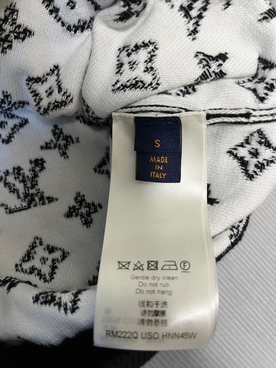 モノグラムグラディエントフーディ（古着・ファッション）の商品画像 - 査定依頼日：2025年10月30日 - 最高査定価格：100,000円