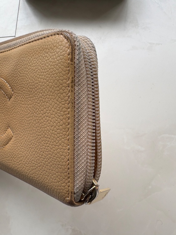 キャビアスキン（ブランド財布・小物）の商品画像 - 査定依頼日：2026年3月26日 - 最高査定価格：15,000円