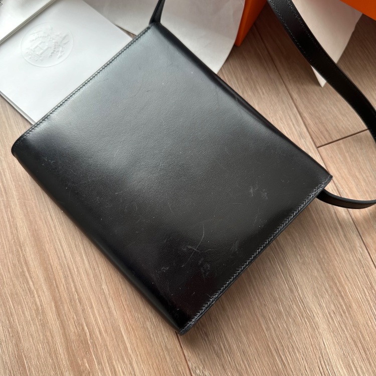 クリック（ブランドバッグ）の商品画像 - 査定依頼日：2025年8月27日 - 最高査定価格：230,000円