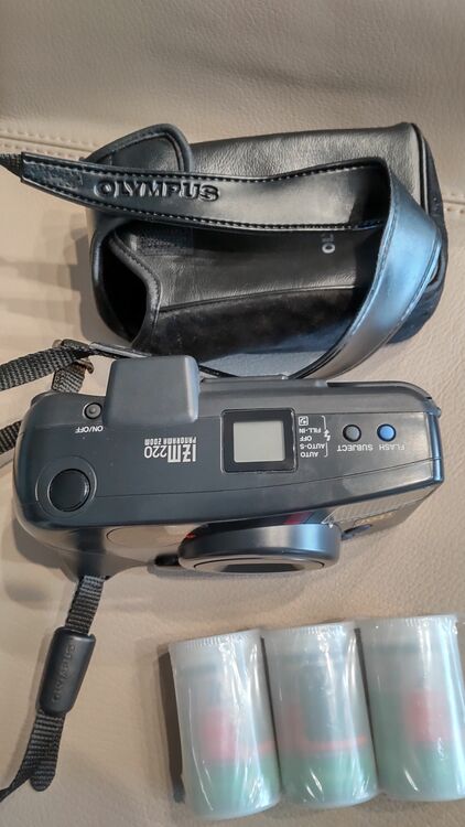 IZM220（カメラ）の商品画像 - 査定依頼日：2025年8月28日 - 最高査定価格：100,000円