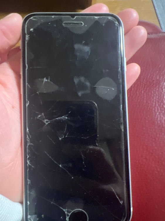 iPhone SE (第 3 世代) 128GB SIMフリー（スマホ）の商品画像 - 査定依頼日：2025年11月25日 - 最高査定価格：31,000円