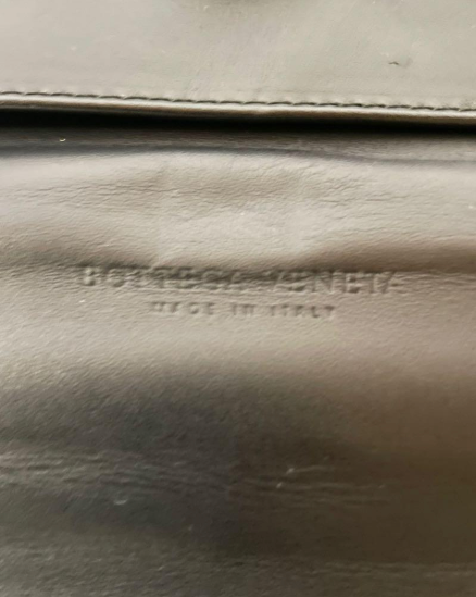 BOTTEGA VENETA (ボッテガ・ヴェネタ) イントレチャート レザー （ブランドバッグ）の商品画像 - 査定依頼日：2025年4月28日 - 最高査定価格：70,000円