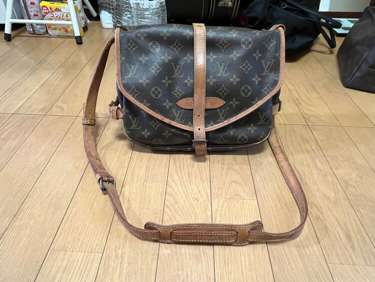 ソミュール（ブランド財布・小物）の商品画像 - 査定依頼日：2025年3月24日 - 最高査定価格：35,000円