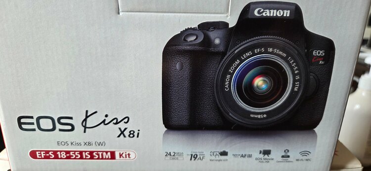 EOSkissX8iダブルズームキット（カメラ）の商品画像 - 査定依頼日：2026年4月14日 - 最高査定価格：40,000円