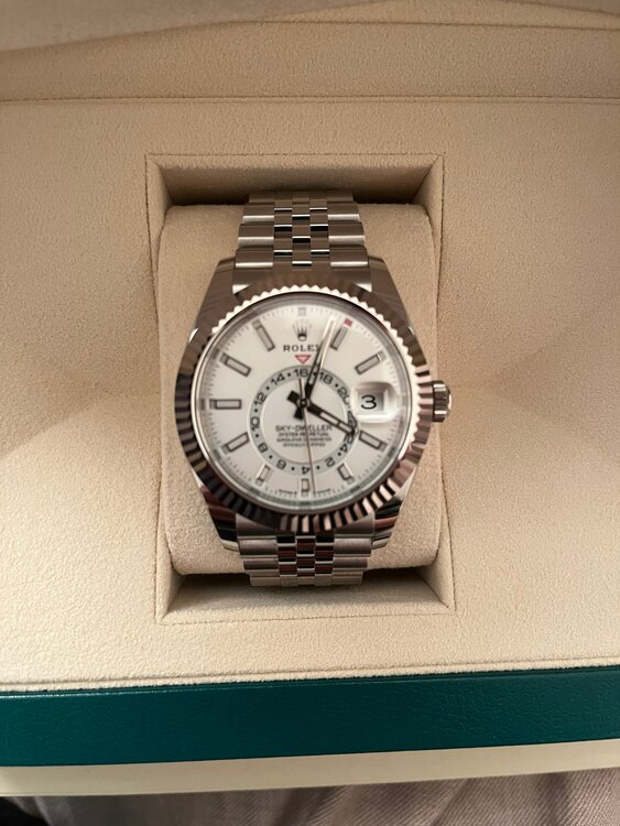 スカイドゥエラーホワイトジャビリー（高級時計）の商品画像 - 査定依頼日：2025年1月3日 - 最高査定価格：2,950,000円