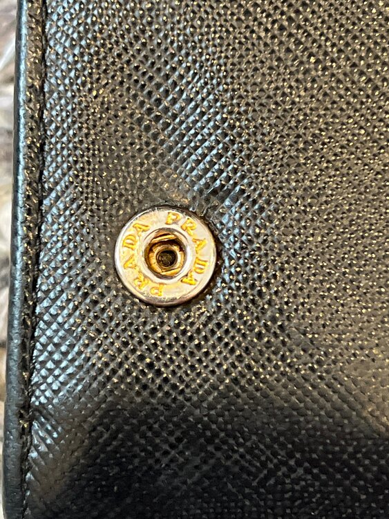 プラダ  （ブランドバッグ）の商品画像 - 査定依頼日：2025年3月19日 - 最高査定価格：3,000円