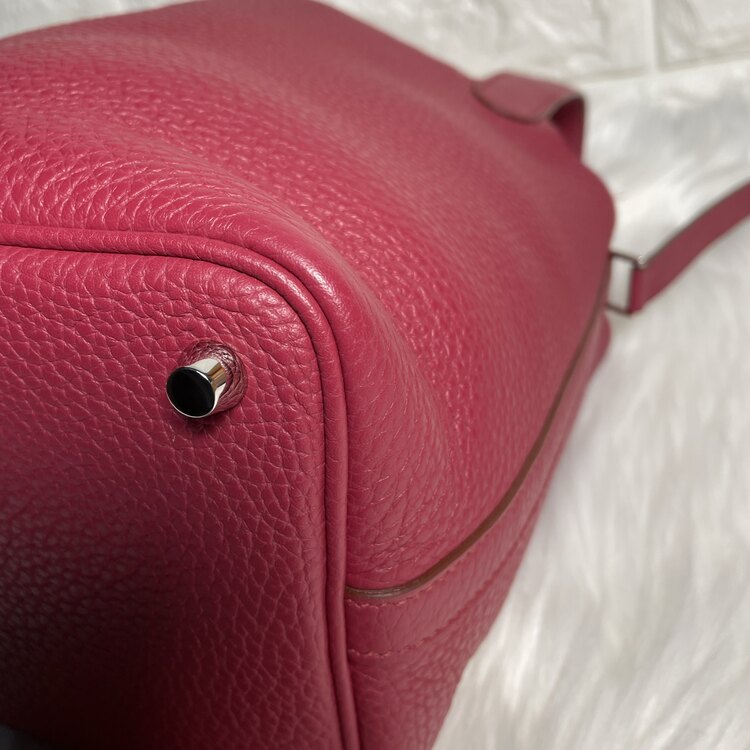 エルメス ピコタンロックＰＭ トリヨンクレマンス ルビー T刻印（ブランドバッグ）の商品画像 - 査定依頼日：2025年1月7日 - 最高査定価格：230,000円