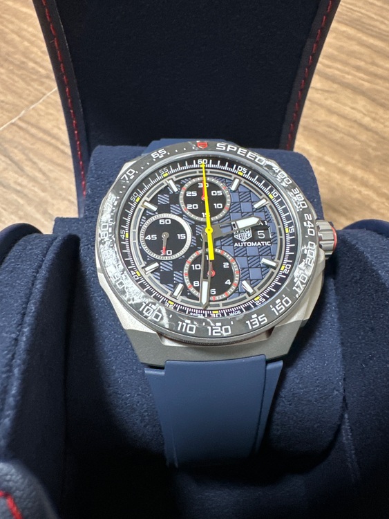 タグホイヤー フォーミュラ CBZ2080.FT809（高級時計）の商品画像 - 査定依頼日：2025年10月11日 - 最高査定価格：600,000円