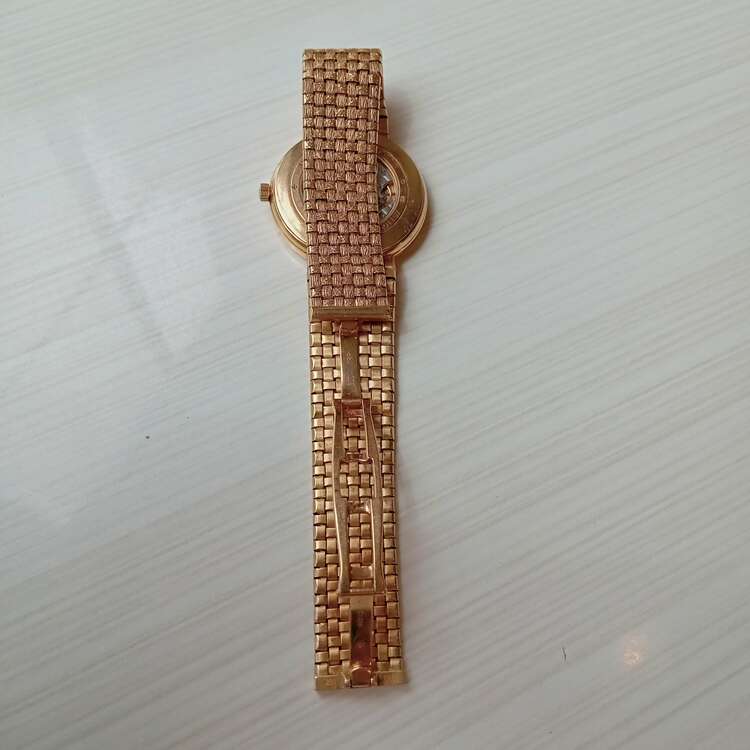 ヴァシュロン コンスタンタン その他 【VACHERON CONSTANTIN】ヴァシュロンコンスタンタン『パトリモニー クラシック』81162/206J メンズ 手巻き （高級時計）の商品画像 - 査定依頼日：2025年4月20日 - 最高査定価格：1,750,000円