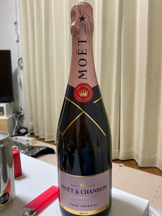 モエシャンドンロゼアンぺリアル（お酒）の商品画像 - 査定依頼日：2025年3月13日 - 最高査定価格：4,800円