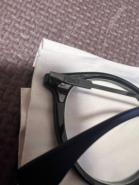 FENDI メガネ（ブランド財布・小物）の商品画像 - 査定依頼日：2025年7月3日 - 最高査定価格：5,600円