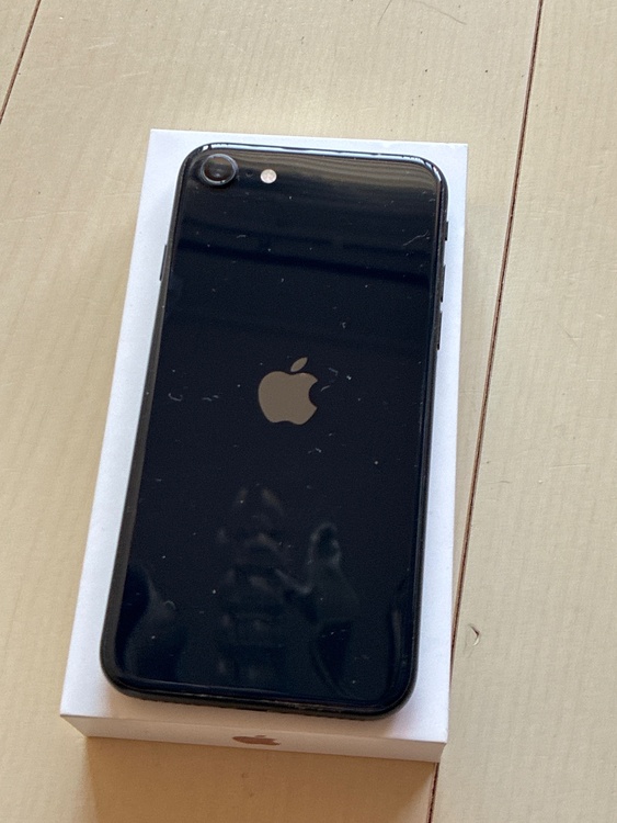 iPhone iPhone SE (第 3 世代) 128GB SIMフリー（スマホ）の商品画像 - 査定依頼日：2026年5月31日 - 最高査定価格：24,000円