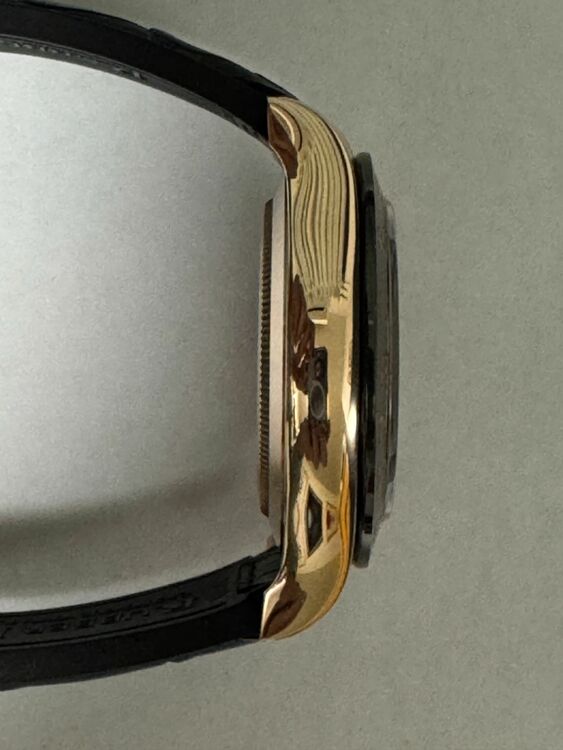 ロレックス デイトナ （高級時計）の商品画像 - 査定依頼日：2025年11月21日 - 最高査定価格：6,200,000円