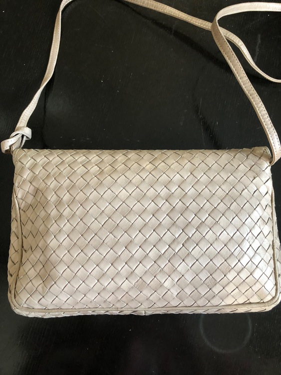 ボッテガ・ヴェネタ  （ブランドバッグ）の商品画像 - 査定依頼日：2025年10月26日 - 最高査定価格：30,000円