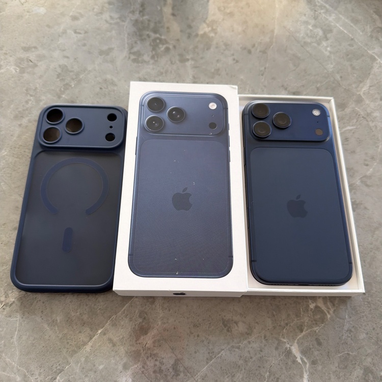 iPhone iPhone 17 Pro Max 256GB SIMフリー（スマホ）の商品画像 - 査定依頼日：2026年8月14日 - 最高査定価格：169,000円