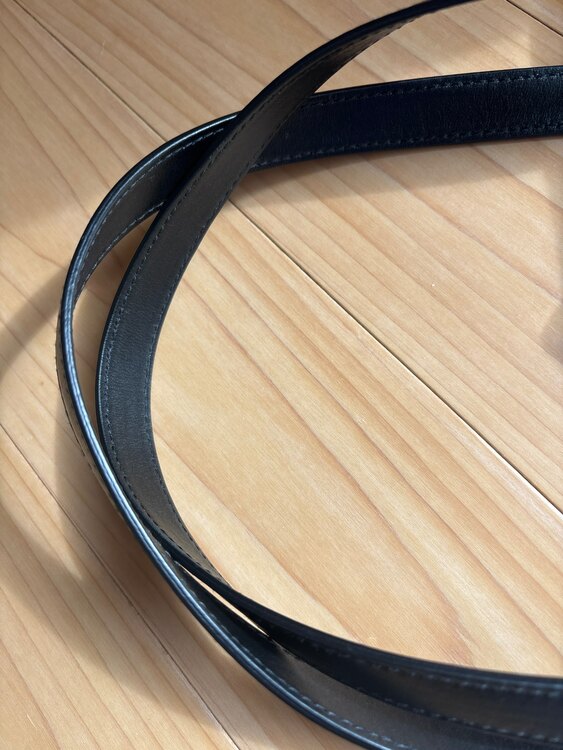 ジミーチュウ  （ブランドバッグ）の商品画像 - 査定依頼日：2025年1月27日 - 最高査定価格：15,000円