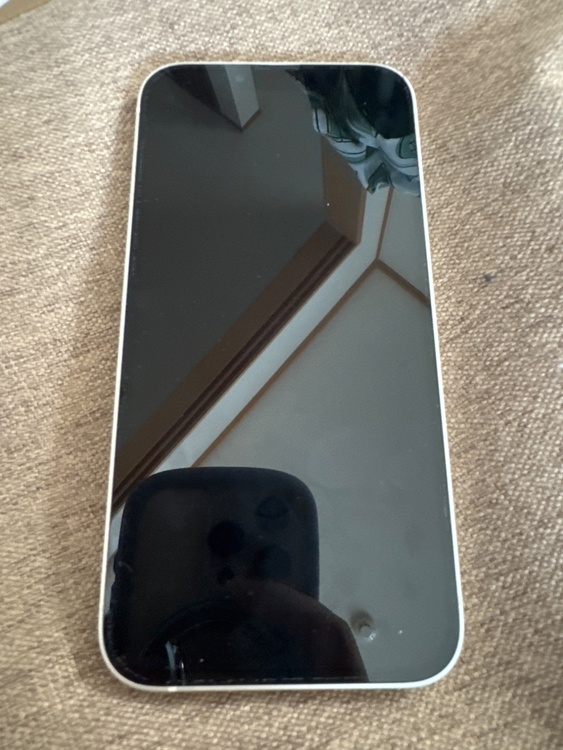 iPhone13（スマホ）の商品画像 - 査定依頼日：2026年5月30日 - 最高査定価格：37,000円