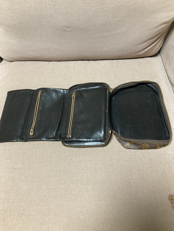 ルイヴィトン（ブランド財布・小物）の商品画像 - 査定依頼日：2023年8月15日 - 最高査定価格：10,000円