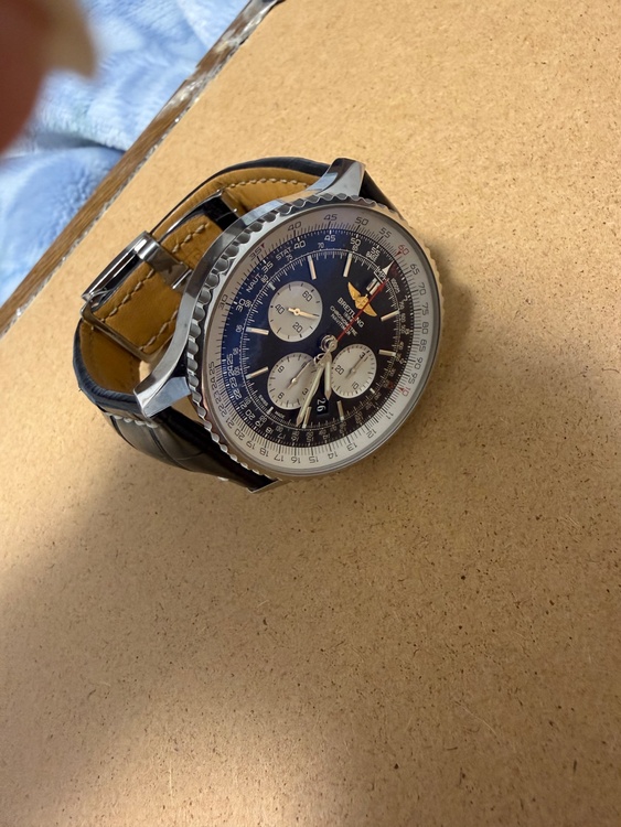 ブライトリング ナビタイマー 型番AB0127       時計番号　3201754（高級時計）の商品画像 - 査定依頼日：2026年1月26日 - 最高査定価格：610,000円