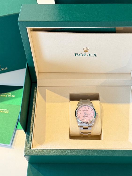 ロレックス パーペチュアル 12420（高級時計）の商品画像 - 査定依頼日：2025年9月26日 - 最高査定価格：1,350,000円