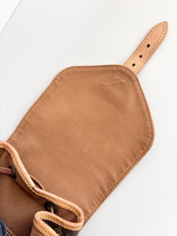 モンスリMM（ブランドバッグ）の商品画像 - 査定依頼日：2026年4月24日 - 最高査定価格：100,000円