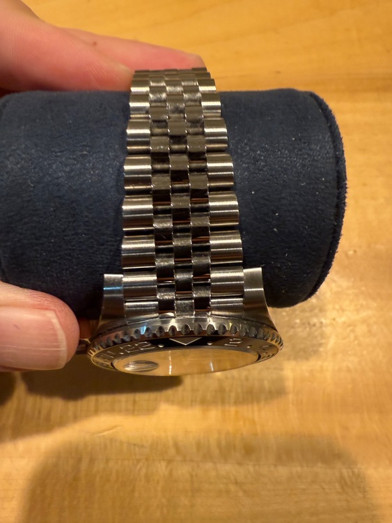 126720VTNR ステンレス　黒緑（高級時計）の商品画像 - 査定依頼日：2025年10月5日 - 最高査定価格：2,400,000円