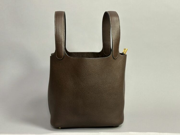 ロックPM、エトゥープxゴールド金具、 トリヨンクレマンス、WBY004AN （ブランドバッグ）の商品画像 - 査定依頼日：2025年6月30日 - 最高査定価格：550,000円