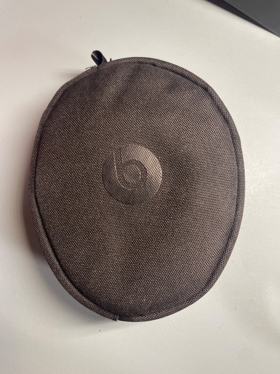 beats solo3 wireless（オーディオ・スピーカー）の商品画像 - 査定依頼日：2025年10月31日 - 最高査定価格：2,300円