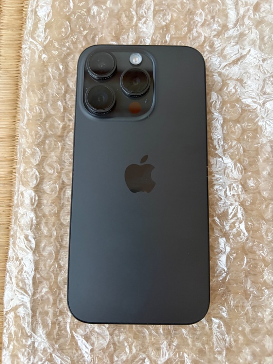iPhone15プロ 黒 128GB（スマホ）の商品画像 - 査定依頼日：2026年7月5日 - 最高査定価格：74,000円
